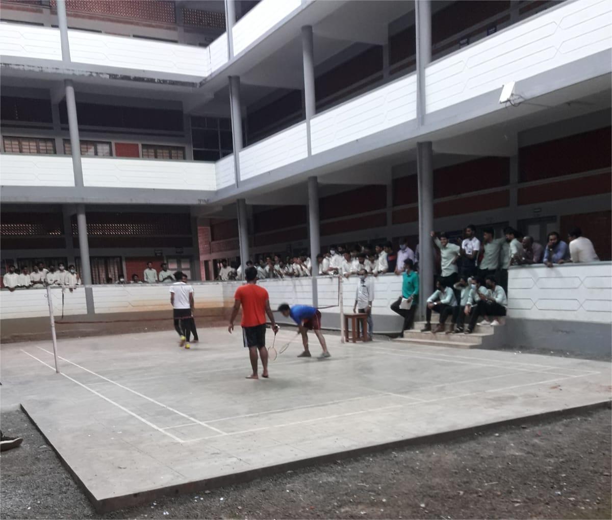 BADMINTON