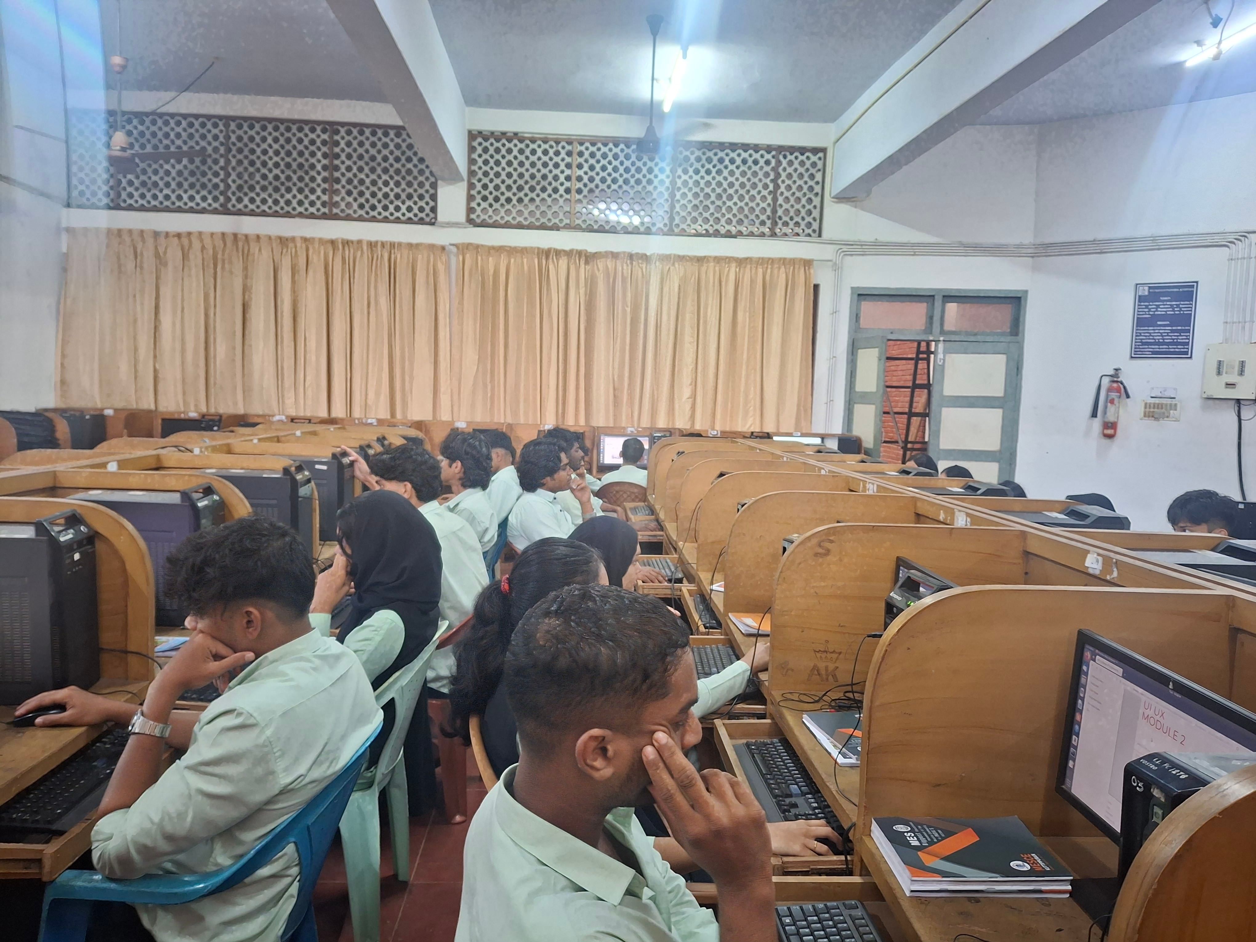 Language_Lab_Photo.jpg